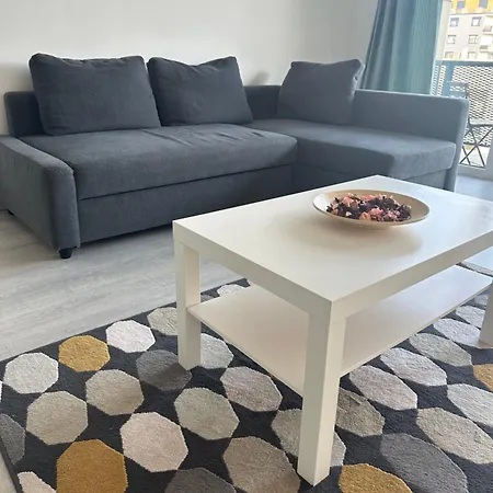 Apartmán Modern Riverside With A Balcony And Garage